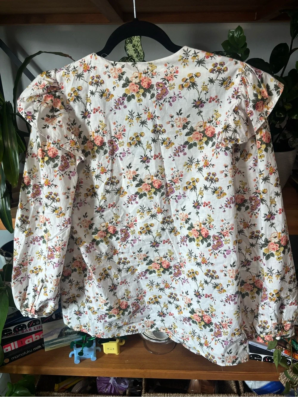 Entro Floral Ruffle Top Size Medium - Picture 6 of 8
